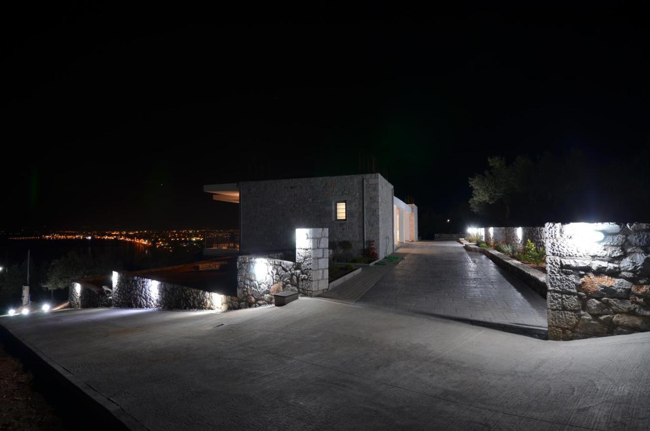 Verga'S Apartments Каламата Экстерьер фото