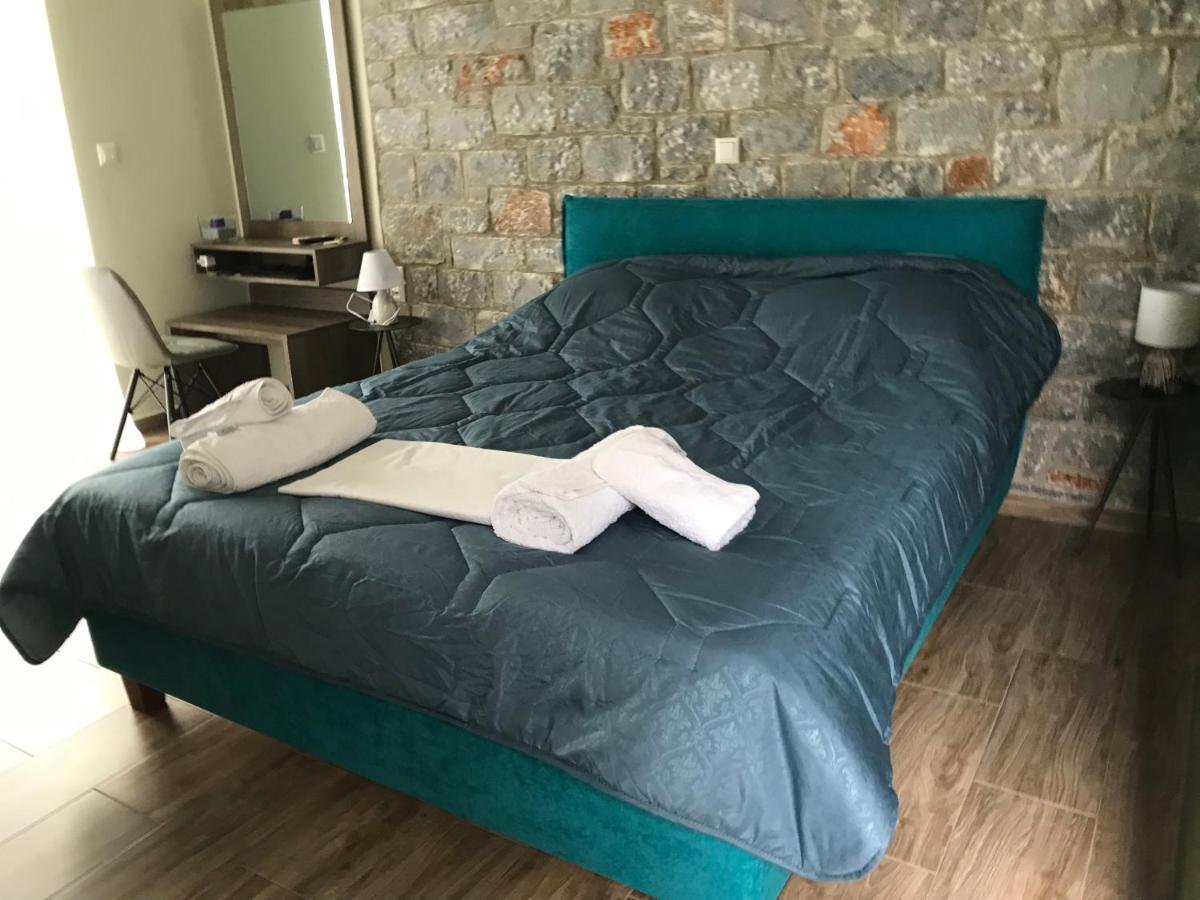 Verga'S Apartments Каламата Экстерьер фото