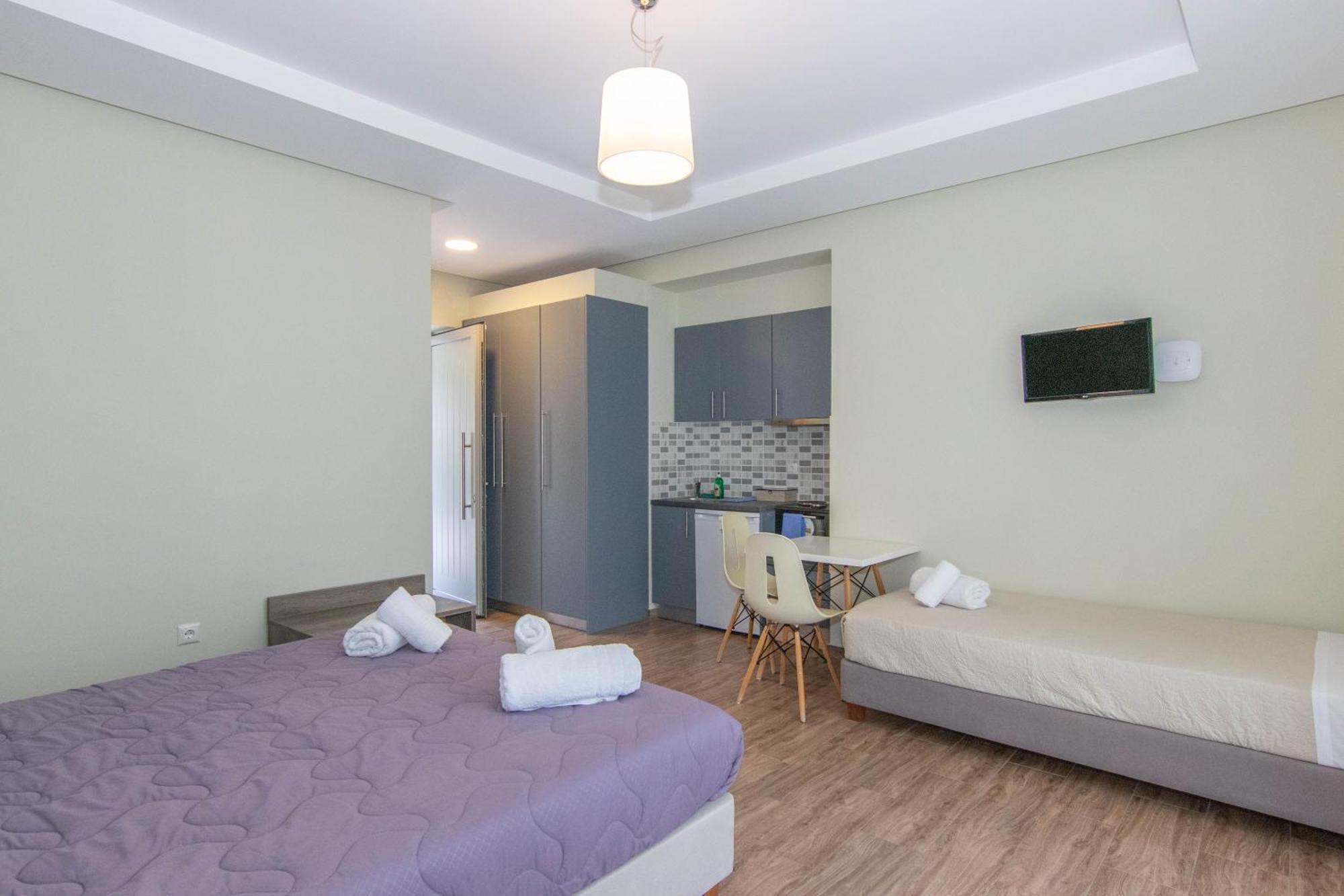 Verga'S Apartments Каламата Экстерьер фото
