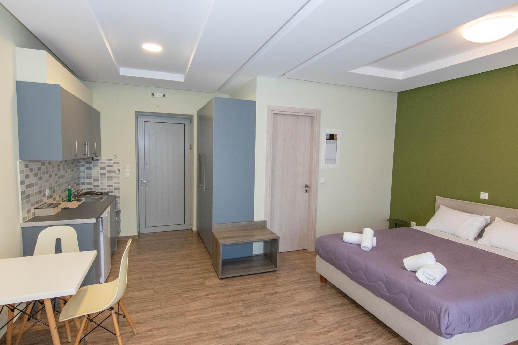 Verga'S Apartments Каламата Экстерьер фото