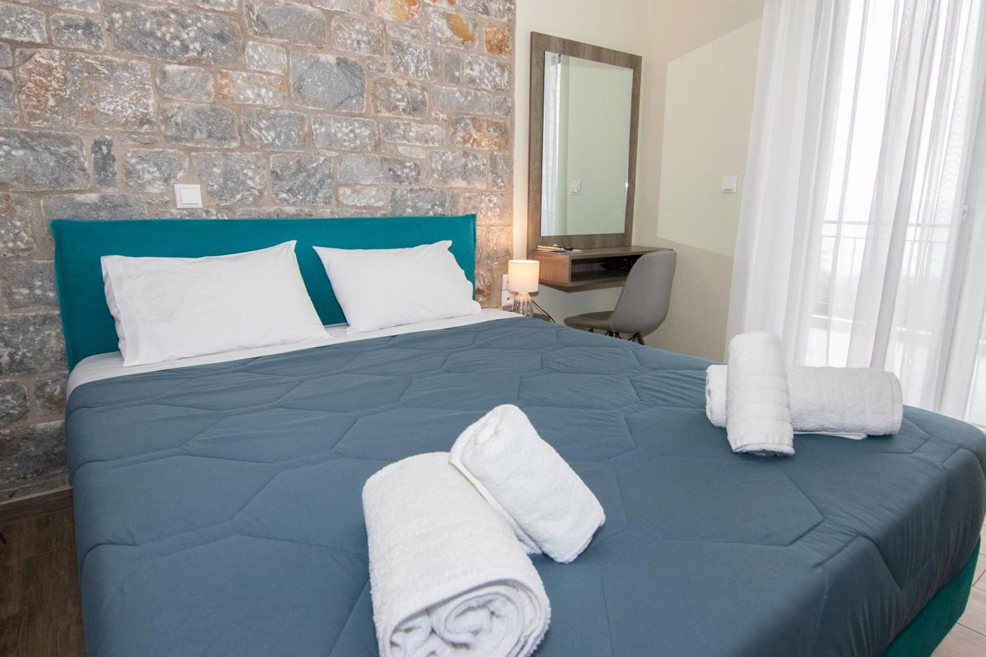 Verga'S Apartments Каламата Экстерьер фото