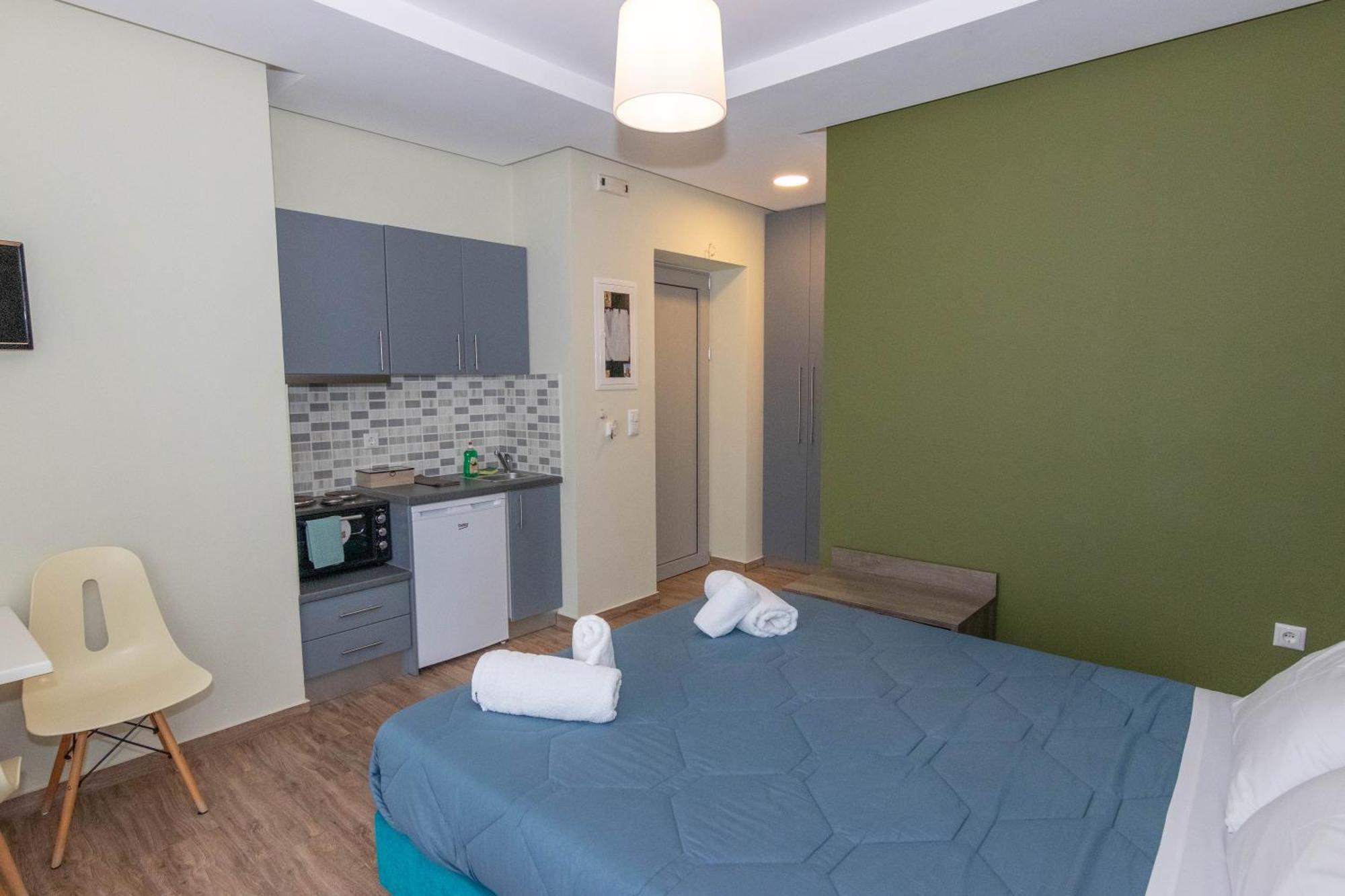 Verga'S Apartments Каламата Экстерьер фото