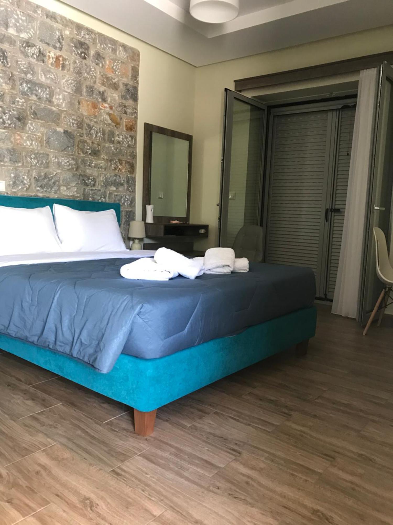 Verga'S Apartments Каламата Экстерьер фото