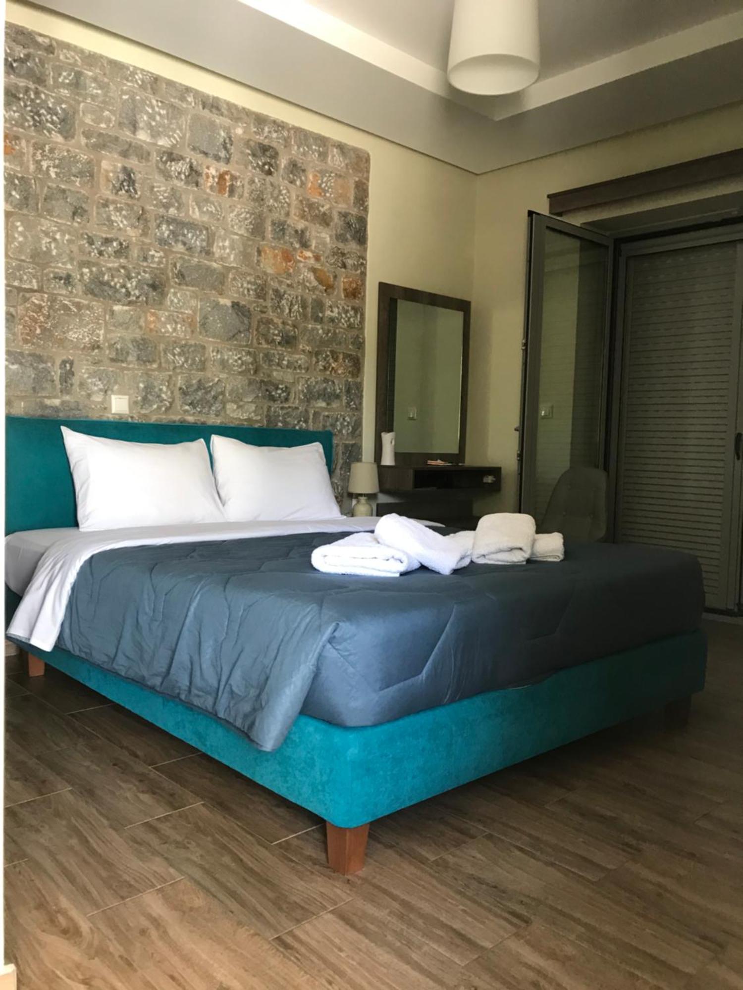 Verga'S Apartments Каламата Экстерьер фото