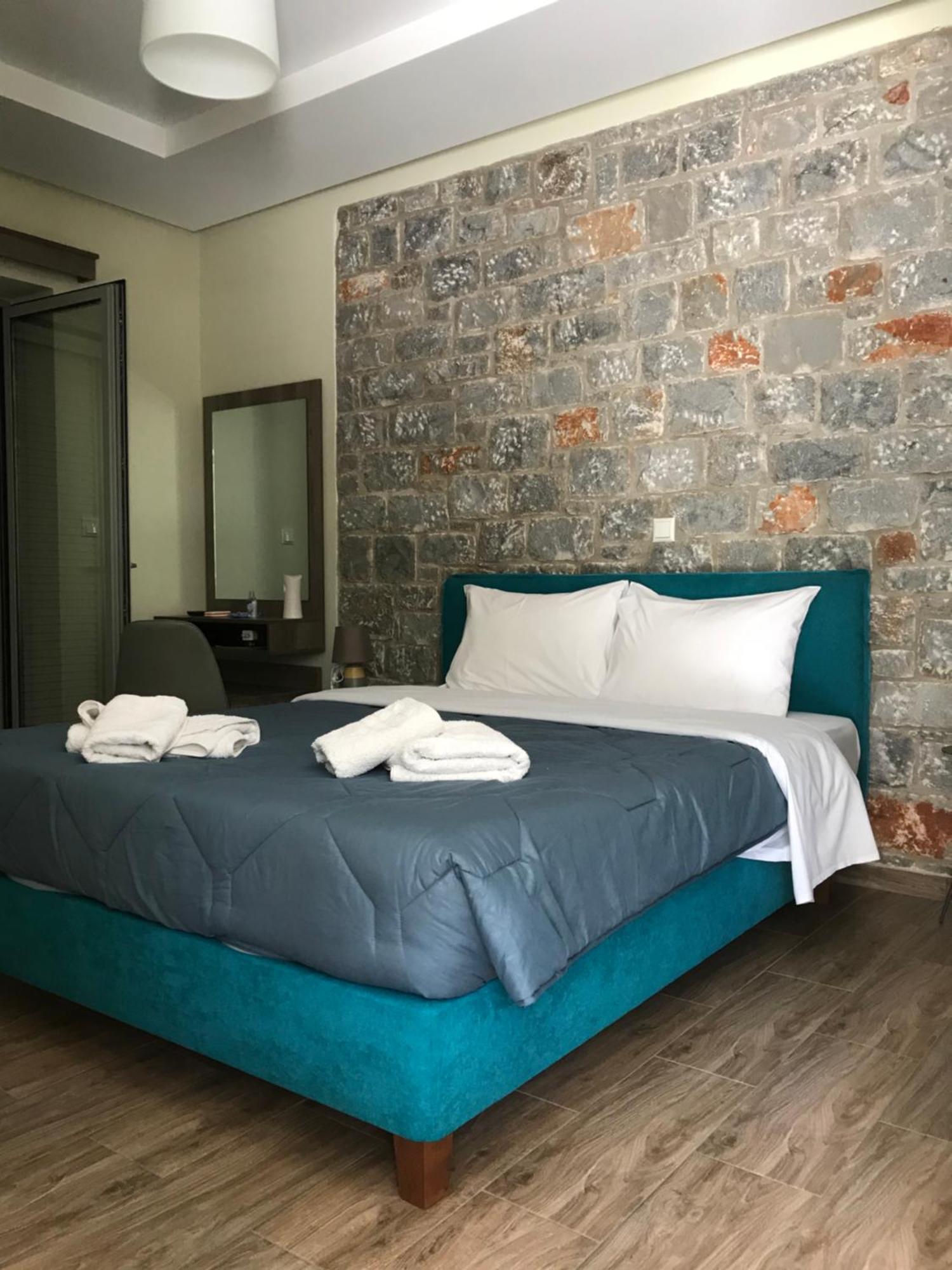 Verga'S Apartments Каламата Экстерьер фото