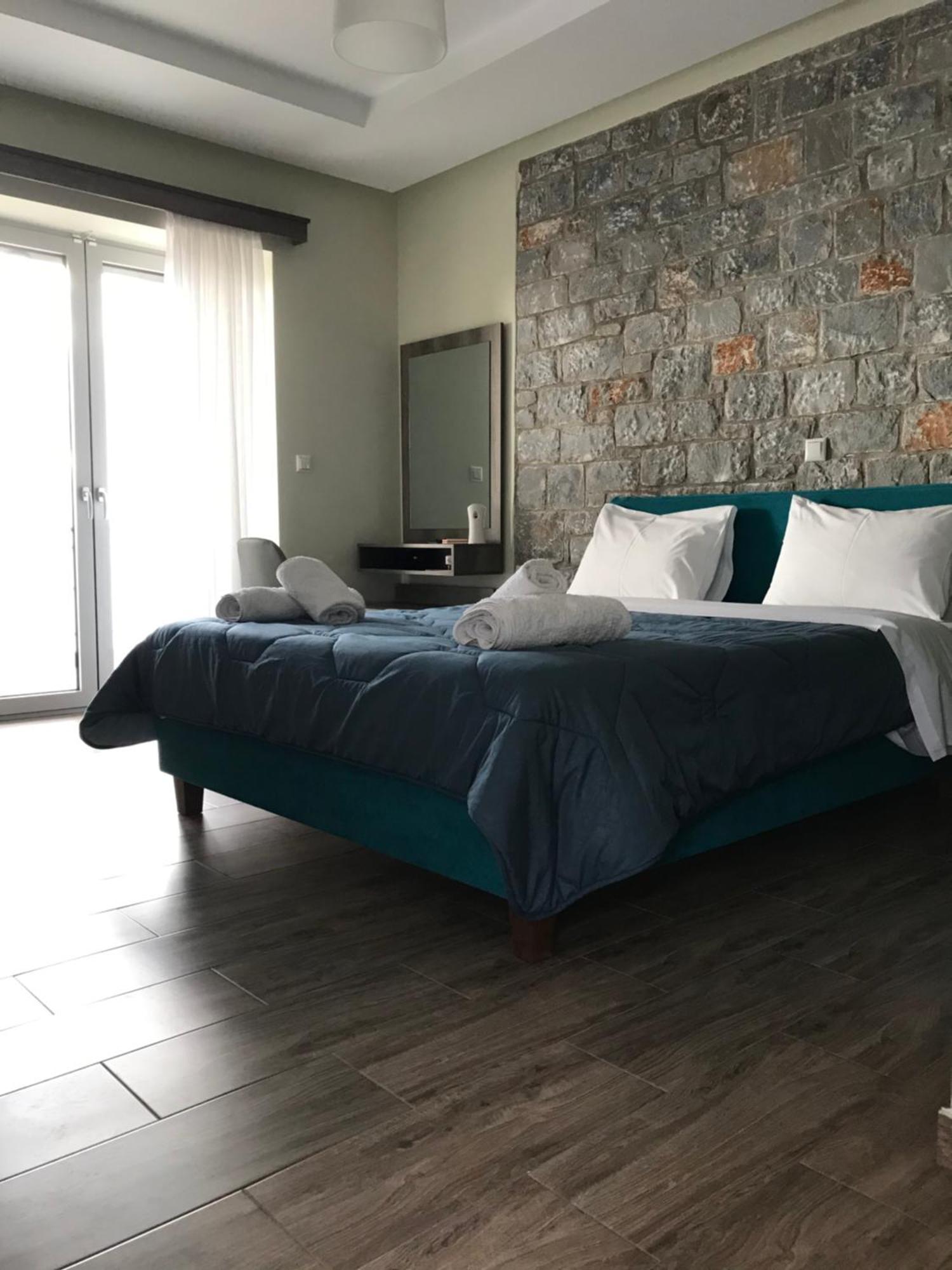Verga'S Apartments Каламата Экстерьер фото