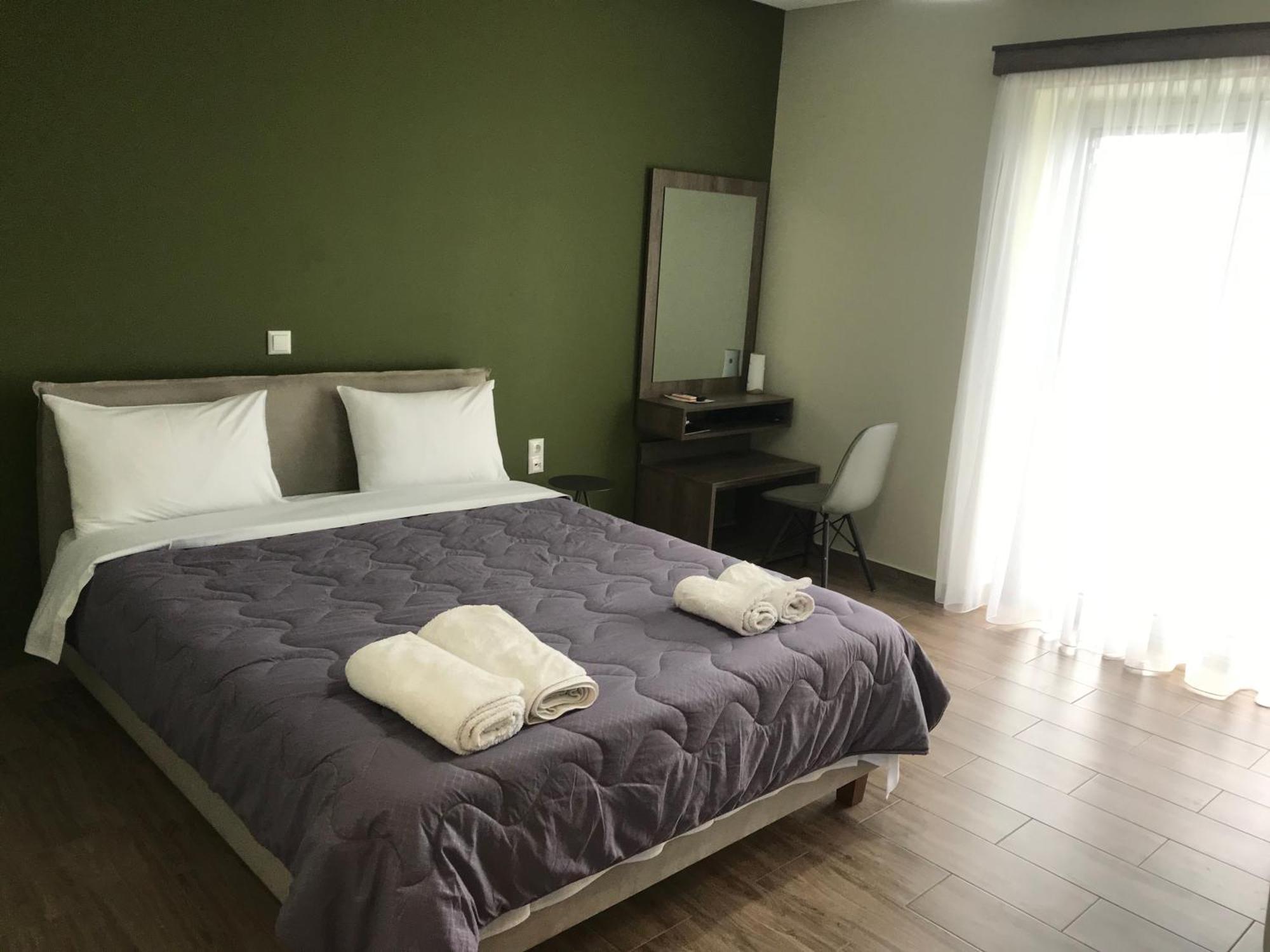 Verga'S Apartments Каламата Экстерьер фото