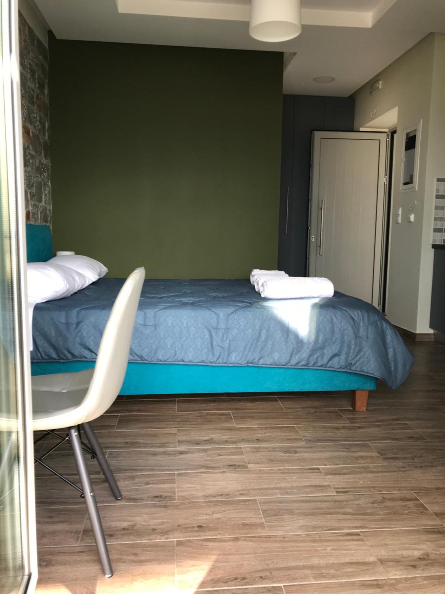 Verga'S Apartments Каламата Экстерьер фото